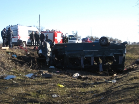 На Полтавщине столкнулись микроавтобус и грузовик: погибли девять человек