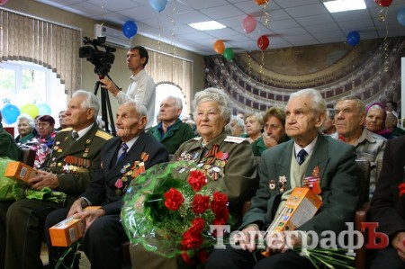 В Кременчуге поздравили ветеранов, которые проходят лечение в госпитале