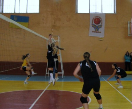 ВОЛЕЙБОЛ. Волейболистки ДЮСШ-2 вступили в борьбу за звание лучшей команды Украины.