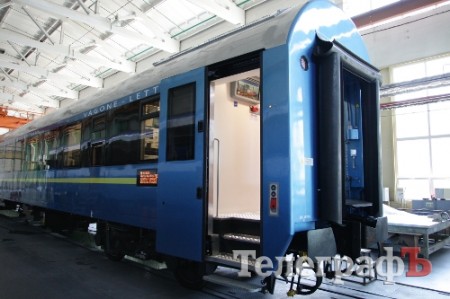 Крюковский вагоностроительный завод в апреле поставит в Казахстан 14 пассажирских вагонов