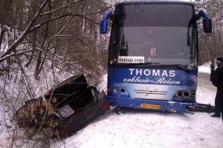 На трассе в лобовую столкнулись автобус «Полтава-Сумы» и  Chevrolet Epica: трое погибших
