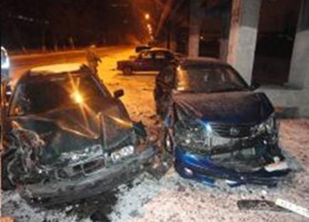 В Комсомольске пьяный водитель «проехался» по припаркованным автомобилям