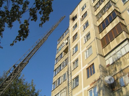 В Кременчуге на девятом этаже горела квартира: обошлось без жертв