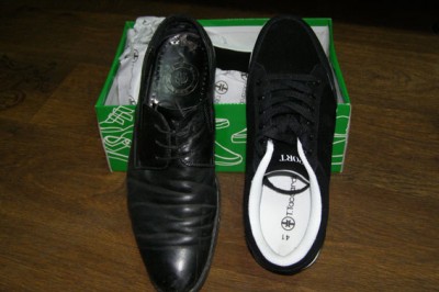 Шузкроссинг по-полтавски: покупатель в магазине надел новые кроссовки, оставив взамен старые туфли