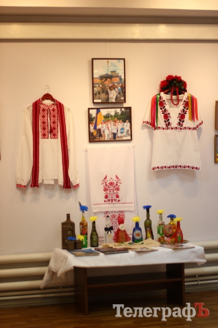 В Кременчуге открылась выставка вышивки