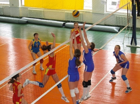 СК «Нефтехимик» возглавил чемпионат по волейболу среди женщин
