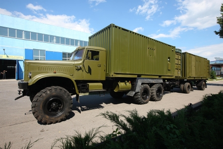 Кременчуцькі вагонобудівники презентували у Києві мобільну баню-пральню