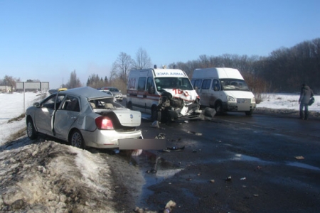 Автомобильное "месиво" на Полтавщине: скорая насмерть сбила человека