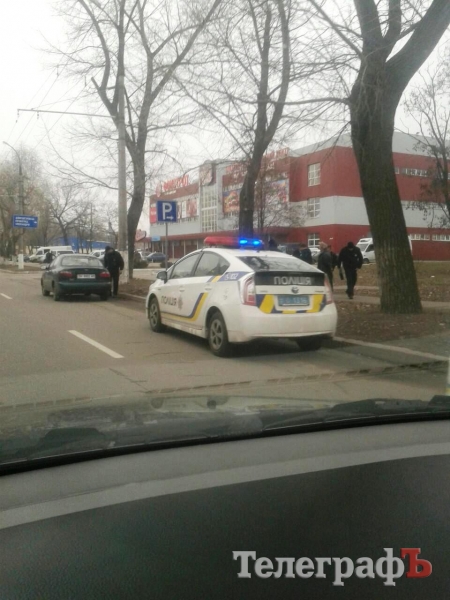 Новые кременчугские патрульные полицейские "скрутили" пьяного водителя...