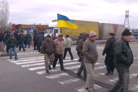 В любой непонятной ситуации - ... блокируйте трассу