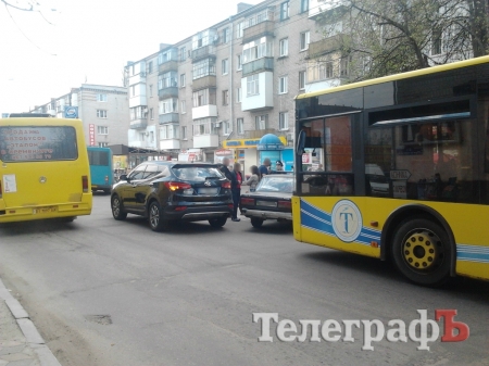 На Пролетарской из-за ДТП ограничено движение троллейбусов