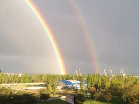 Как кременчужане делились радугой...