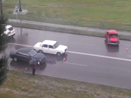 В Кременчуге «Москвич» после ДТП согнуло пополам. Есть пострадавшие